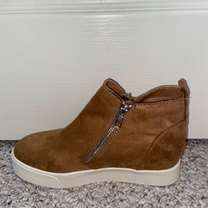 Taylor Nubuck Hight Top Slip On Fashion Sneakers